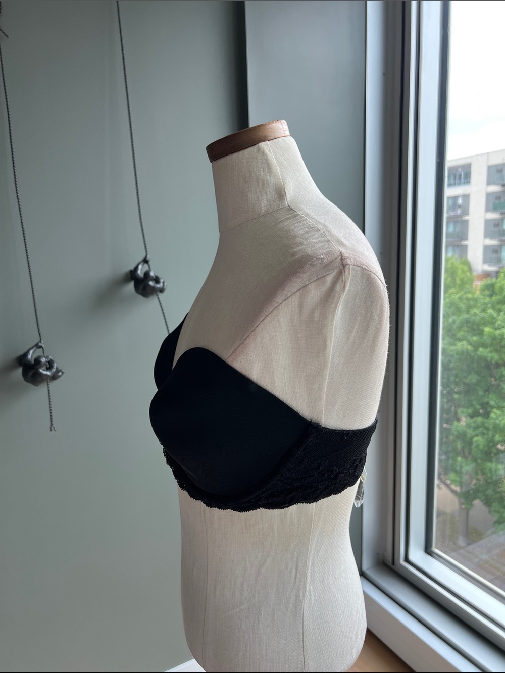 New Natori Feathers Strapless Plunge Multi-Way Bra 731023 Size 34DDD in Black - Picture 5 of 6
